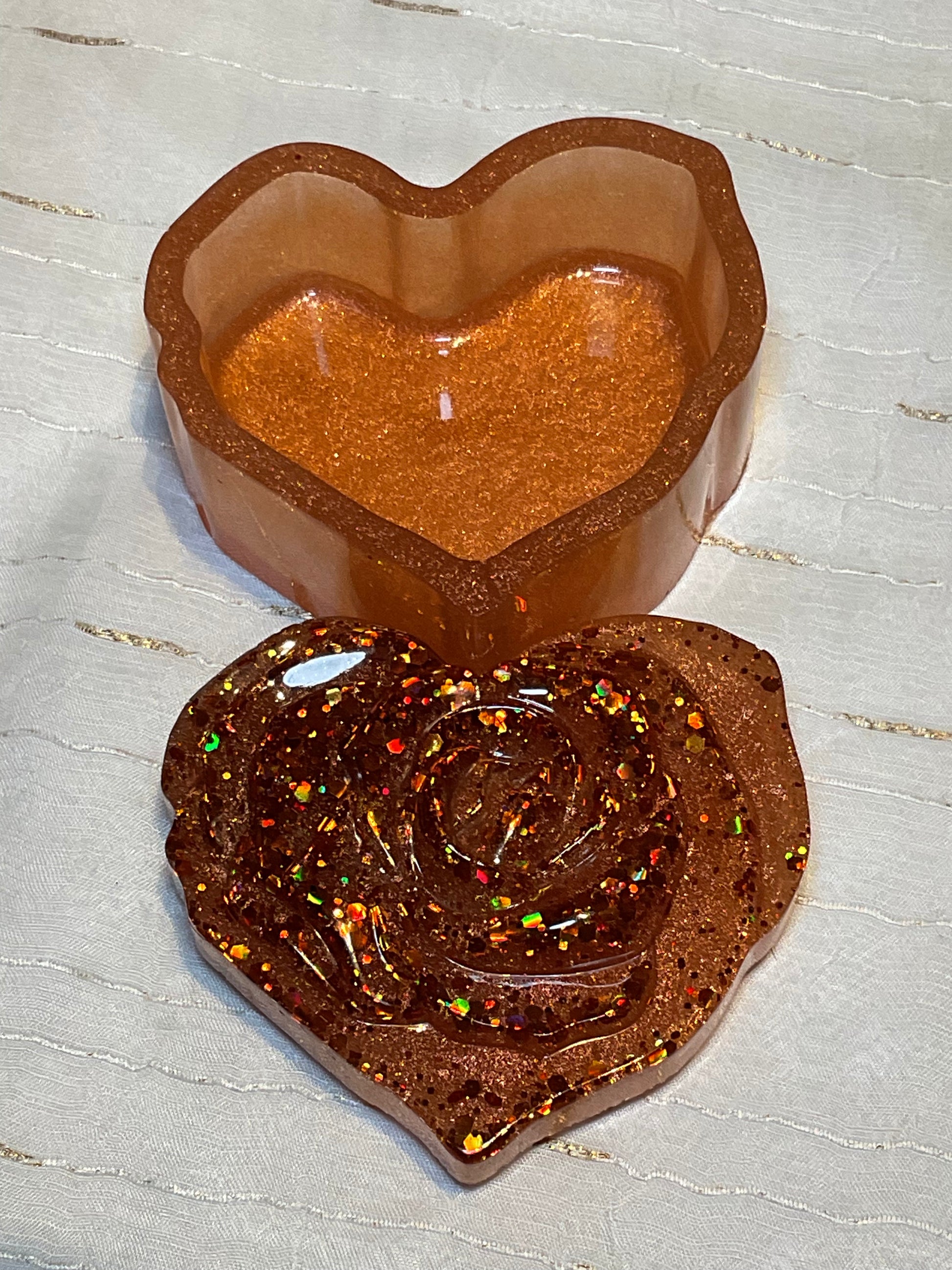 Heart Trinkets - Corral with glitter lid