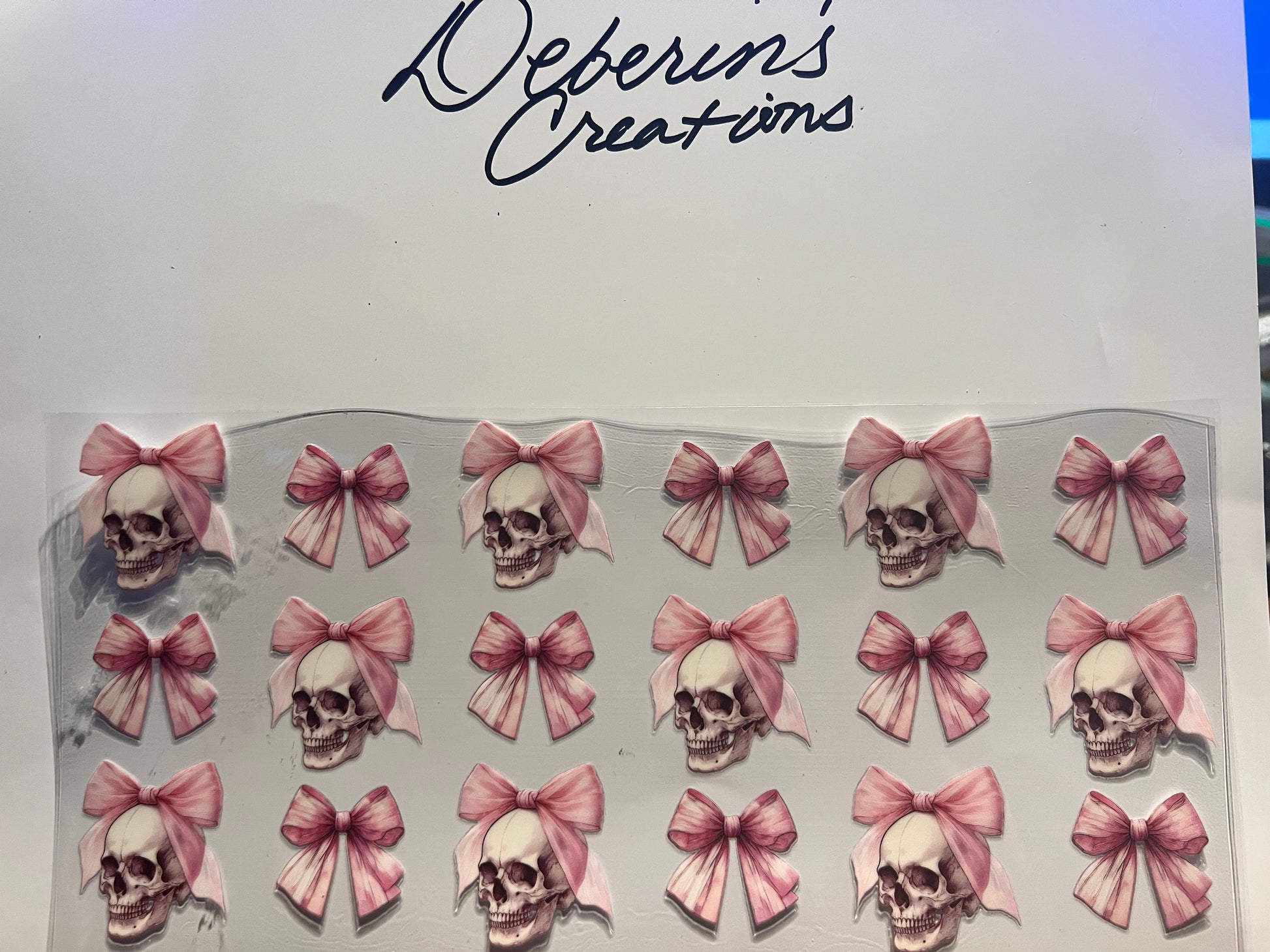 Skulls - Pink skulls with bows