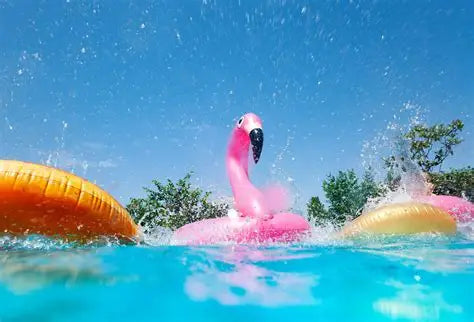 Pool - Flamingo Floatie